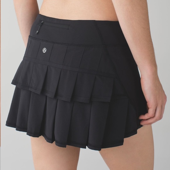 lululemon athletica Dresses & Skirts - Lululemon Pace Setter Skirt - Size 6